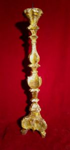 Candeliere in legno dorato mecca di forma triangolare del XVIII° sec. h. cm.64